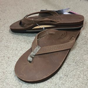 NWT Womens Rainbow FlipFlops